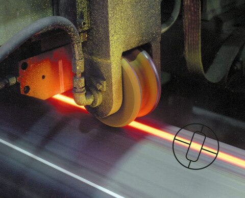 측정 필드 내에서 와이어가 진동하는 한 올바른 측정이 가능합니다. 측정 필드 내에서 와이어가 진동하는 한 올바른 측정이 가능합니다.